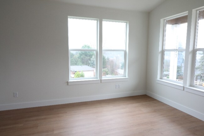 Foto del edificio - 12919 SE Ridgecrest Rd