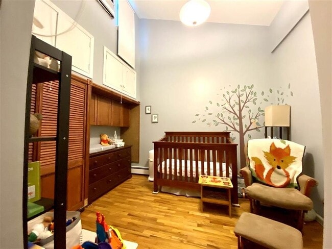 Foto del edificio - 556 1ST St