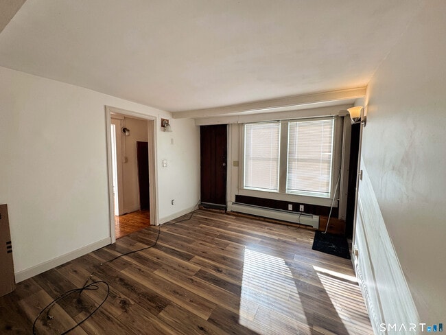 Building Photo - 3 Church St