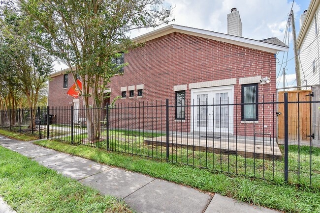 Foto del edificio - 3720 Link Valley Dr.