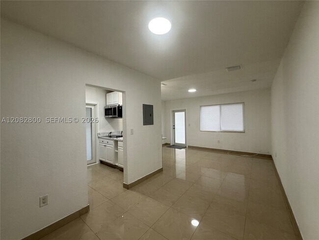 Foto del edificio - 4885 NW 4th St