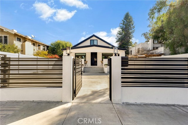 Foto principal - 1626 Winona Blvd