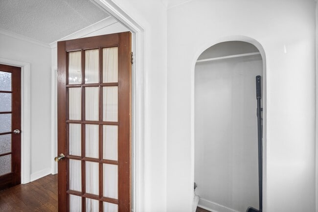 Building Photo - 52 Grenfell Ave