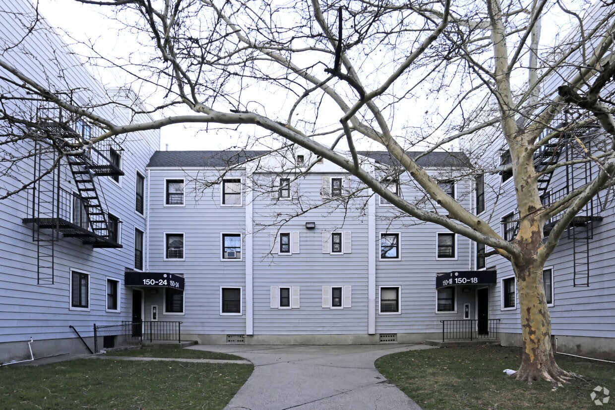 Kew Garden Hills - 150-18 75th Ave