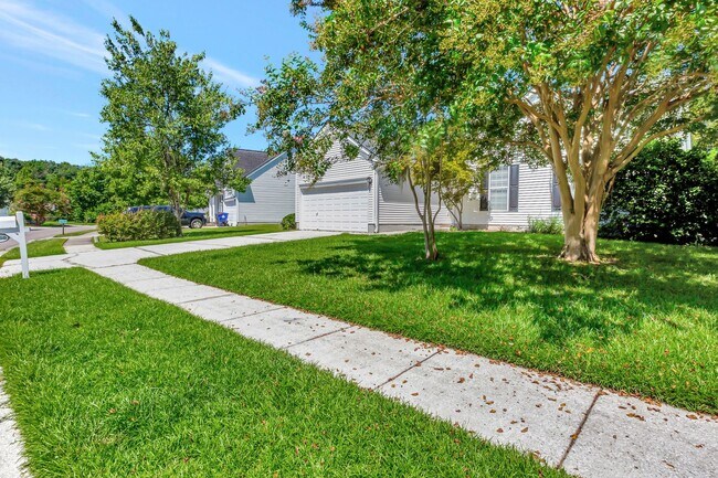 Foto del edificio - Single Story home in Village Green!