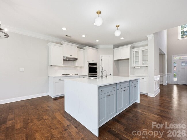 Building Photo - 127 Tomahawk Drive