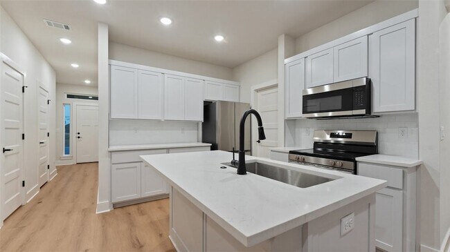 Foto del edificio - 1861 Lapis Ave