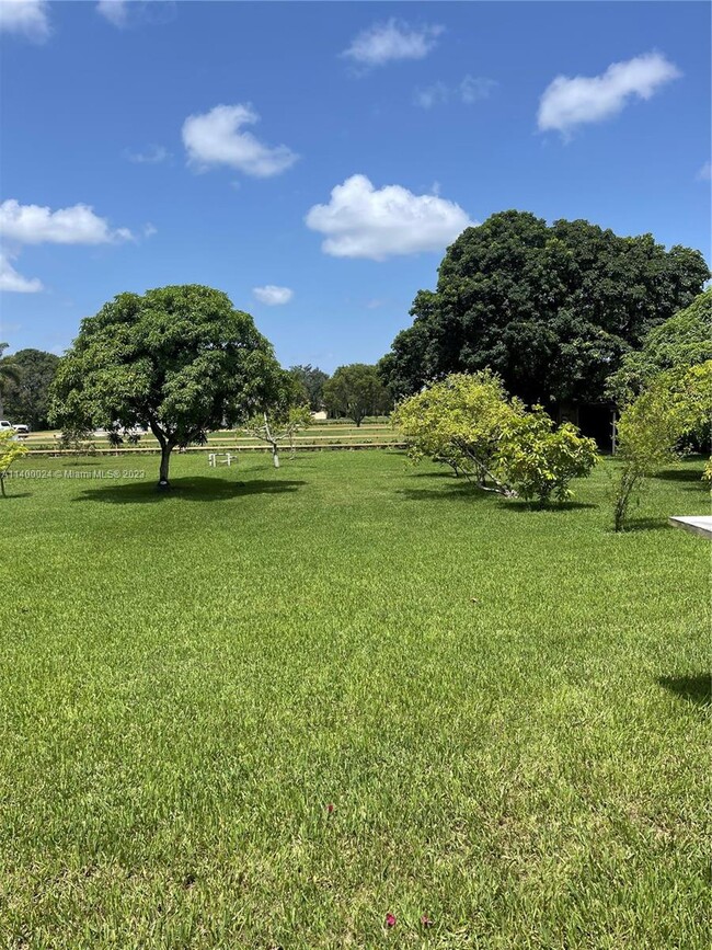 Foto del edificio - 5425 SW 190th Ave