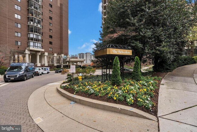 Foto del edificio - 1600 N Oak St