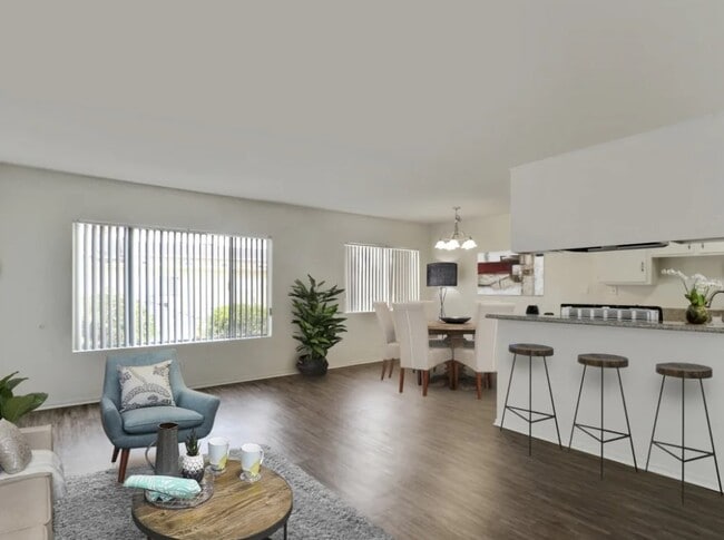 Building Photo - 3585 Centinela