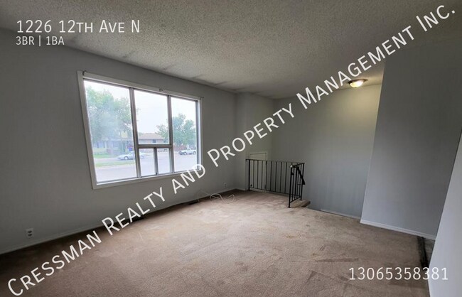 Photo du bâtiment - 3 Bedroom Single Family Home in Uplands Regina