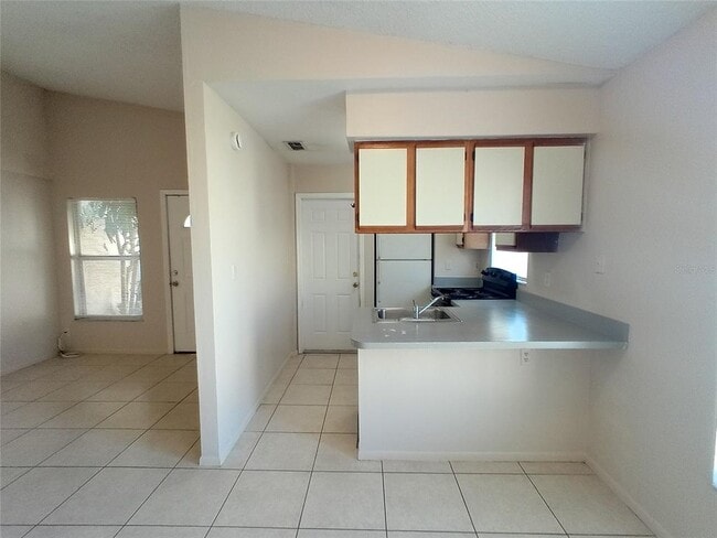 Building Photo - 2909 Hambleton Ave