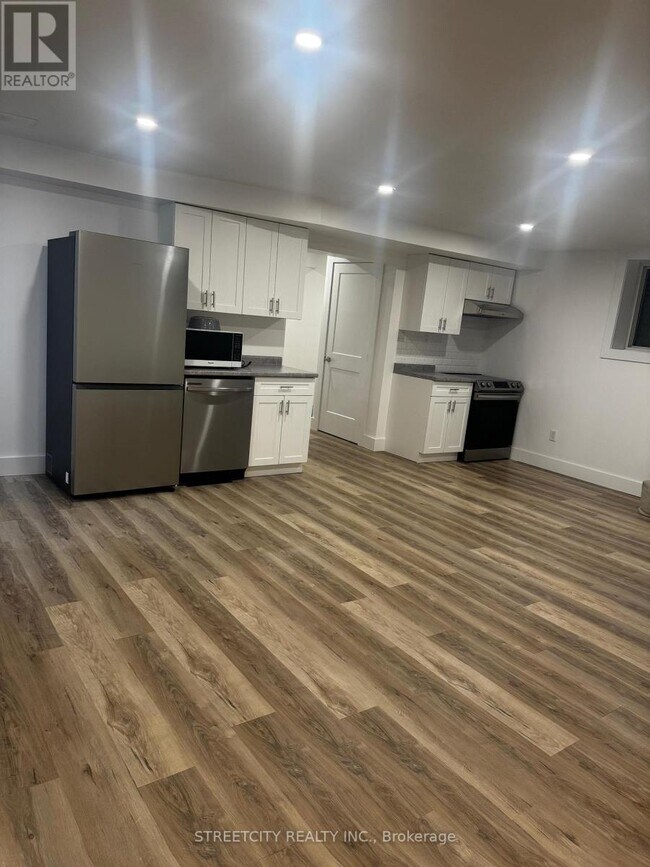 Building Photo - 2618 Buroak Dr