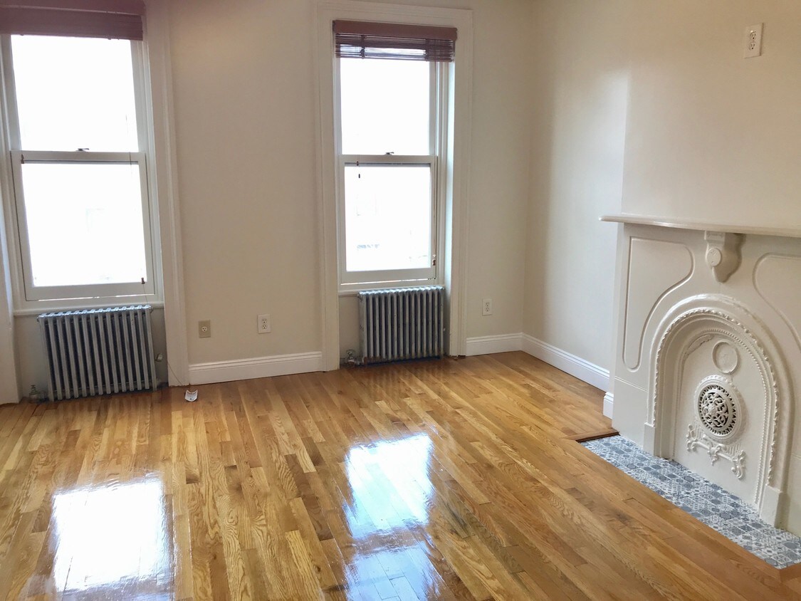 174 Franklin St, Brooklyn, NY 11222 174 Franklin St Brooklyn, NY