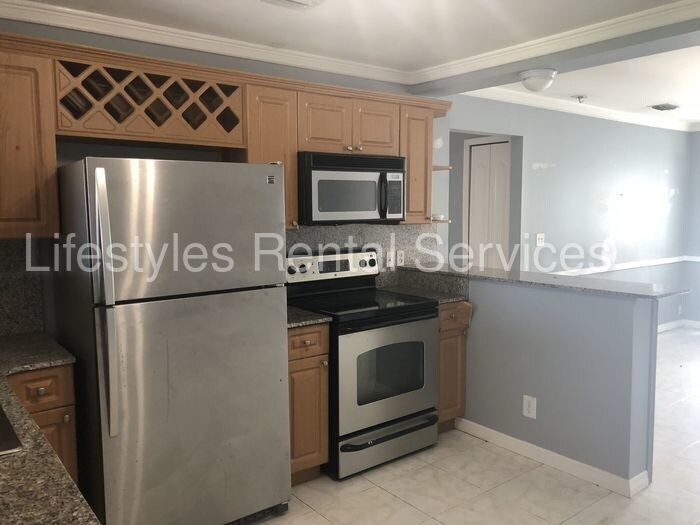 Primary Photo - 213 12th Ave S