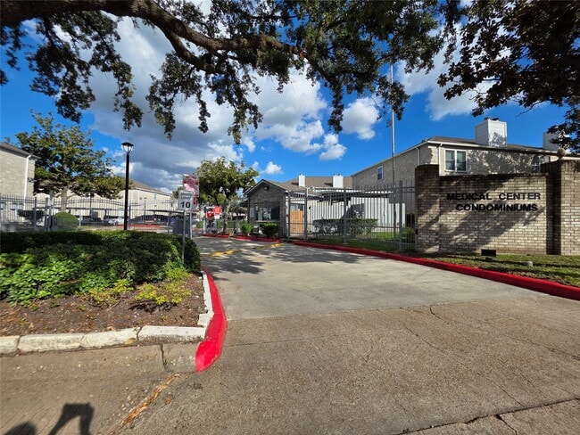 Foto del edificio - 7663 Cambridge St