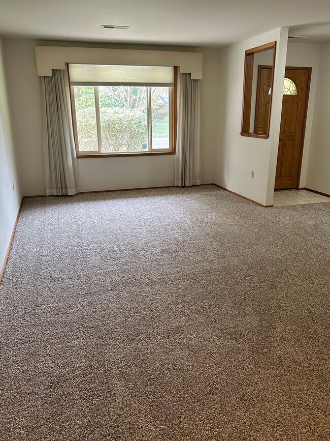 Foto del edificio - 55 and older community 2 Bedroom with offi...