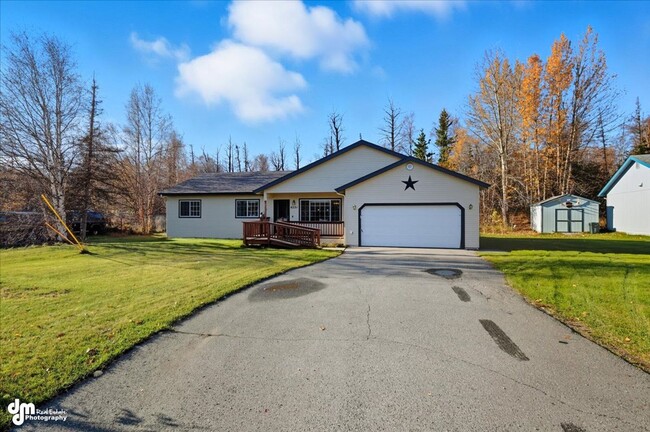 Building Photo - Charming 3BD/2BD Home!