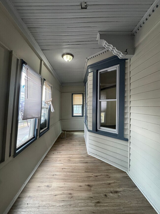 Foto del edificio - 107 Wilkinson Ave
