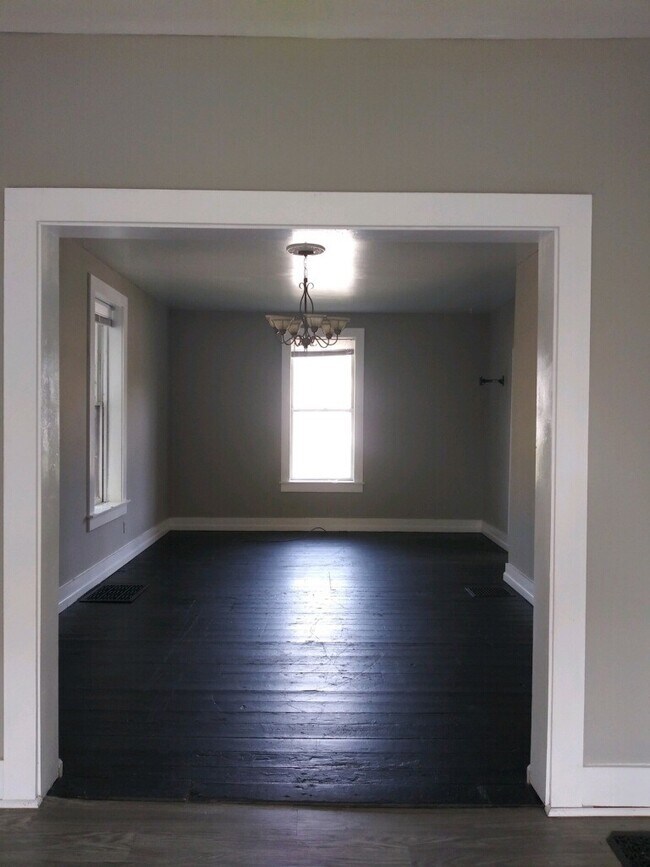 Building Photo - 1128 Bridge Ave