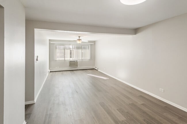 Building Photo - 711 S Milwaukee Ave