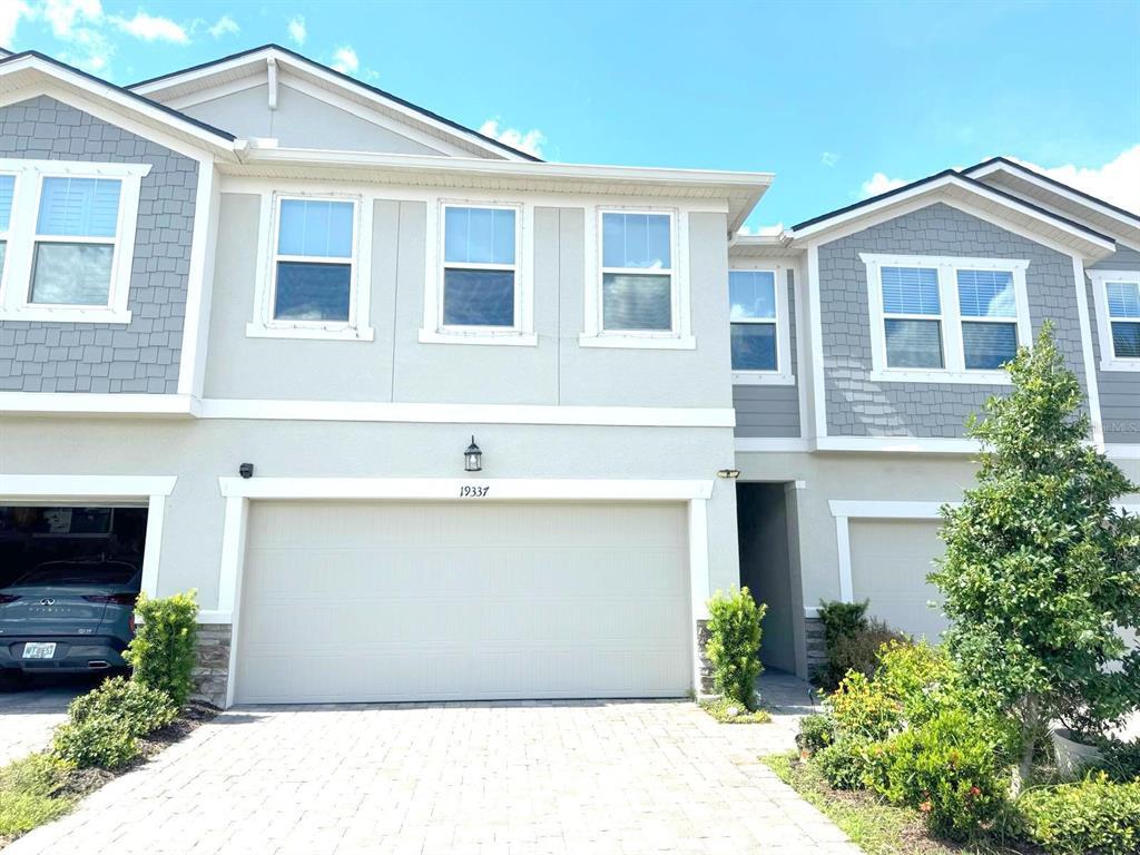 Foto principal - 19337 Blue Pond Dr