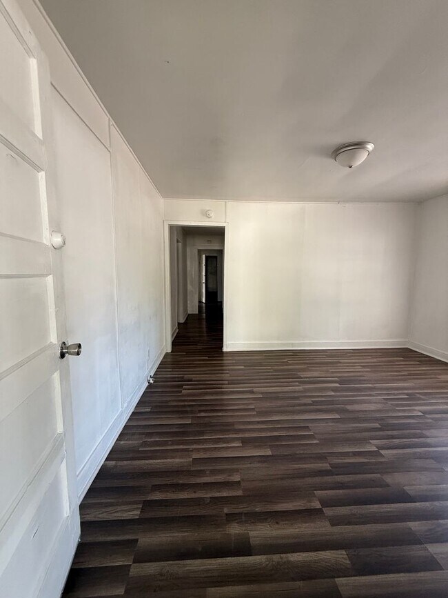 Building Photo - 617 N 18th St
