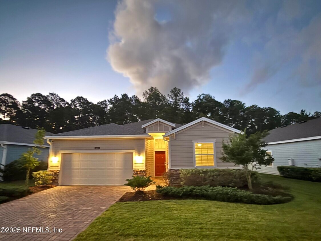 Foto principal - 309 St Vincent Dr