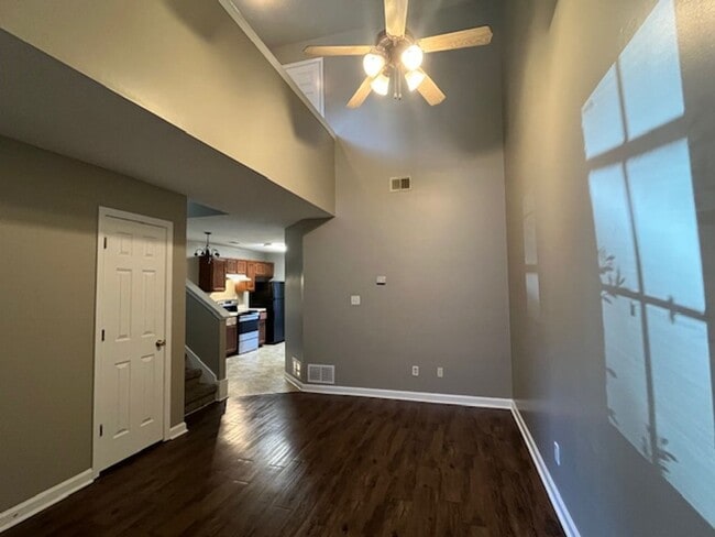 Foto del edificio - Renovated 3 Bedroom 3 Bath Townhome for Rent!