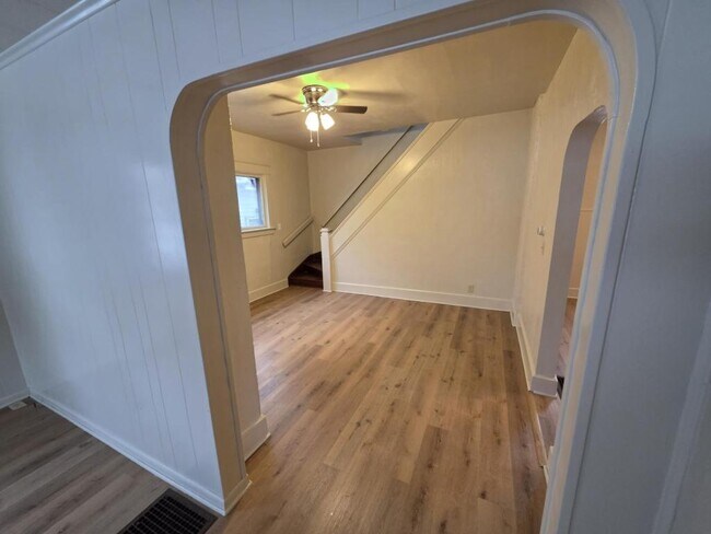 Foto del edificio - 466 W McKibben St