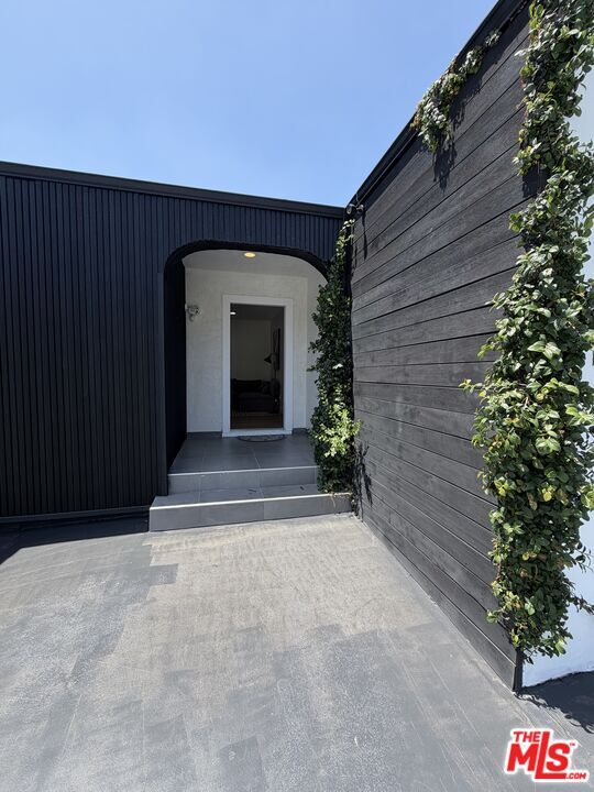 Building Photo - 11836 Laurelwood Dr