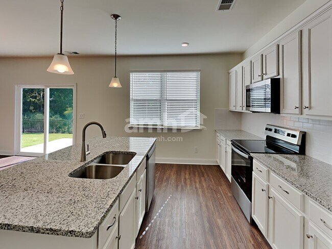 Foto del edificio - 6205 Bridlewood Ln
