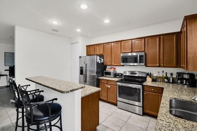 Foto del edificio - 8455 Lakeview Trail
