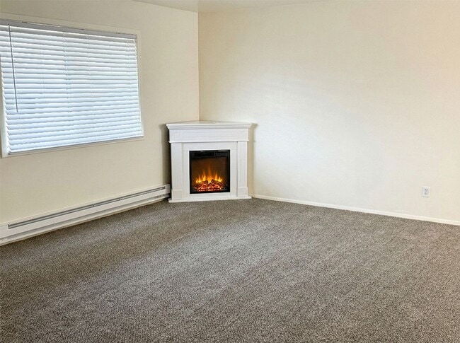 Foto del edificio - HUGE peaceful unit in Fruitland