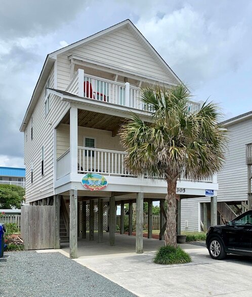 Building Photo - 305 N Shore Dr