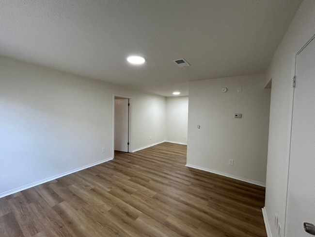 Foto del edificio - 3301 S 113th Ave W