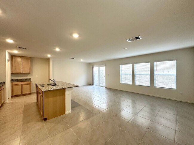 Foto del edificio - Enterprise & Blue Diamond