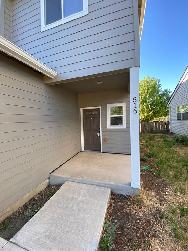 Foto del edificio - 516 19th Ave SW