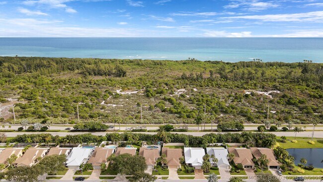 Building Photo - 111 Seashore Dr
