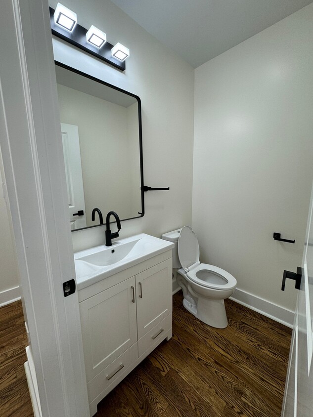 Building Photo - 4927 S Prairie Ave