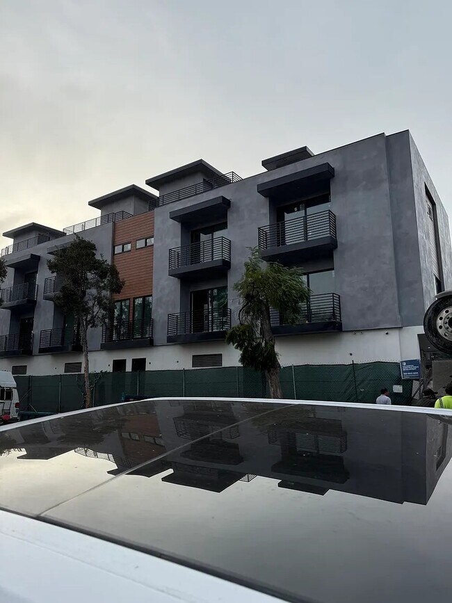 Foto del edificio - 8902 Sawyer St