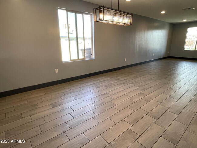 Building Photo - 4222 S 20th Pl