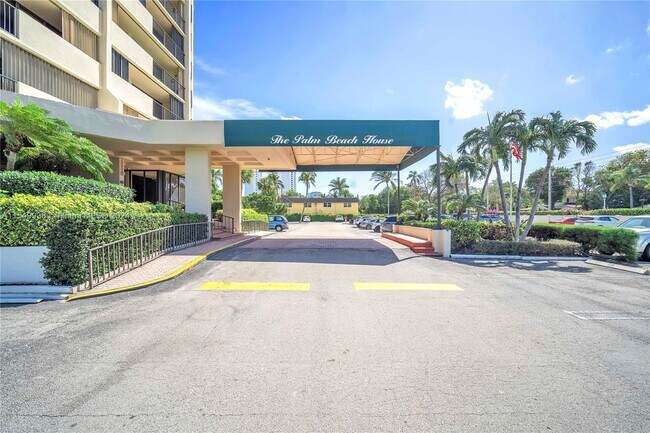 Building Photo - 5600 N Flagler Dr