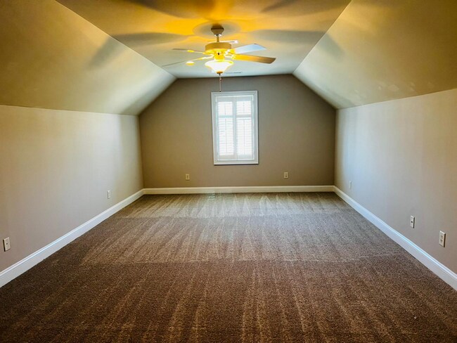 Building Photo - 971 Ethan Dr