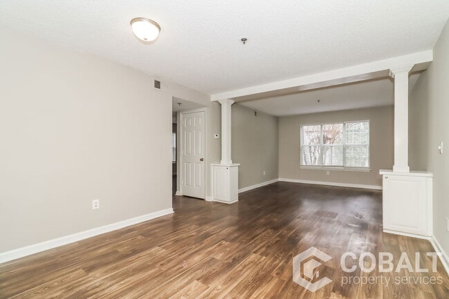 Foto del edificio - 987 Collier Rd NW