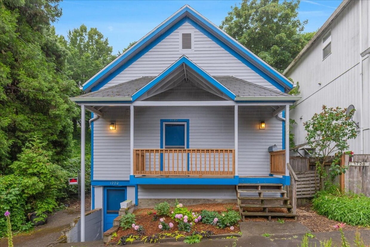 Primary Photo - Newly Renovated + Sunny & Bright, 2 Bedroo...