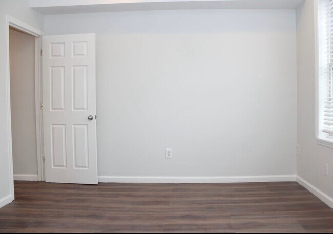 Foto del edificio - 1901 Griffis Ave