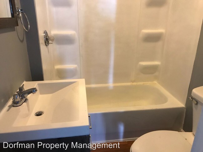 Foto del edificio - 1336-1338 W 32nd St