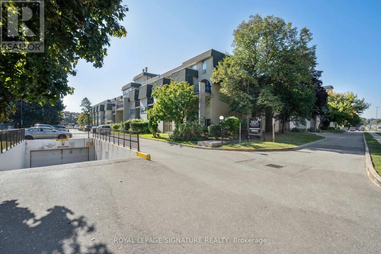 Photo principale - 1624 Bloor St