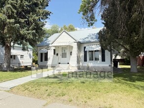 Building Photo - 1365 Scott Pl